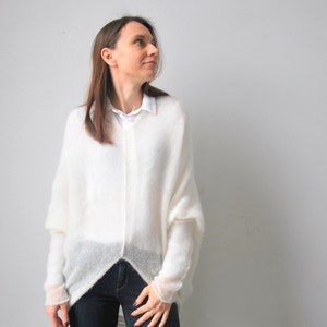 Mohair-Strickjacke, Brautstrickjacke, Hochzeitspullover, Mohairpullover, weiße Strickjacke, weißer Pullover, Strickpullover, weiche Strickjacke Mohair Cape