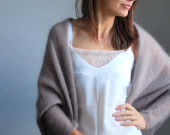 Cardigan en mohair, cardigan de mariée, pull de mariage, pull en mohair, cardigan beige, pull beige, pull en tricot, cardigan doux, cape en mohair