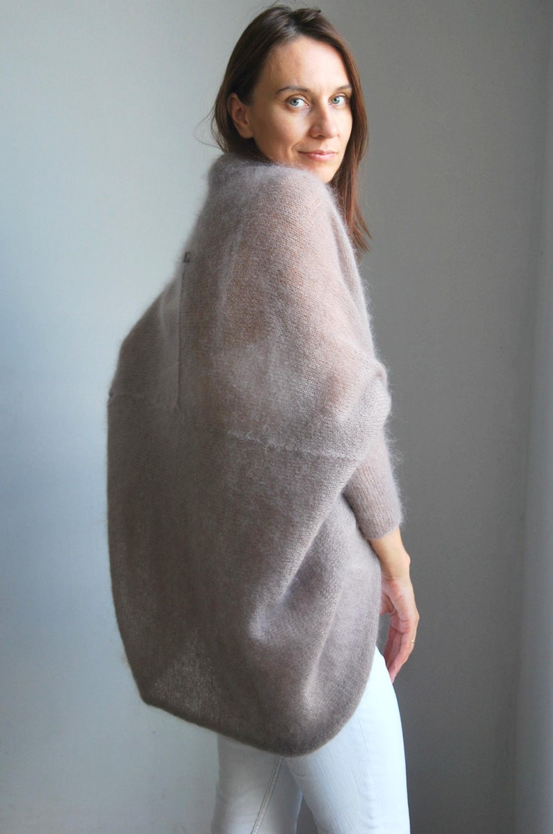 Cardigan en mohair, cardigan de mariée, pull de mariage, pull en mohair, cardigan beige, pull beige, pull en tricot, cardigan doux, cape en mohair image 4