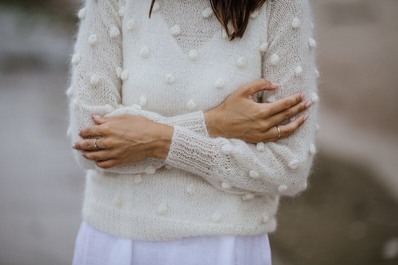 White sweater, bubble sweater, mohair sweater, white jumper, wedding sweater, bridal sweater, knit sweater, white pullover, bridal pullover imagem 5