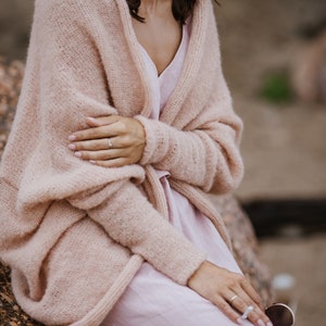 Pink sand alpaca silk cardigan, wedding pink silk mohair jacket, bridal alpaca silk pullover, wedding accessories, soft alpaca bridal shrug imagem 1