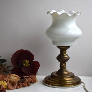 vintage Lampe en verre blanc Laiton Table de chevet en métal Lampes de chevet Table européenne du milieu du siècle Art moderne Lampe de bureau Stand Éclairage de nuit Décor