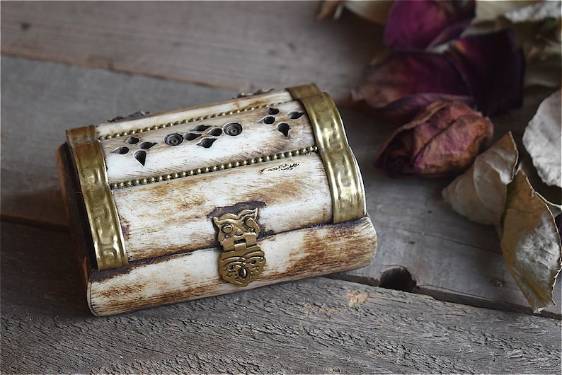 Vintage Jewelry Box Treasure Trinket Box Chest Brass Bone European Mid Century 1950 Decor Decoration Art Jewellery Family Wedding Girl Gift