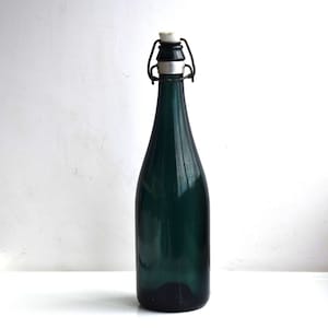 Vintage 750 ml Green Glass Bottle Ceramic Stopper Lid Rustic European Pottery Liquid Storage Farmhouse MCM Cottage Core Primitive