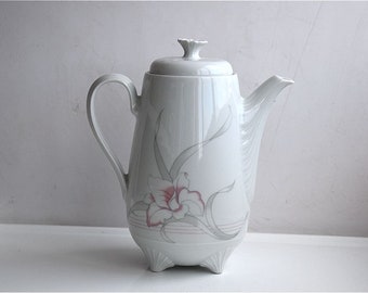 Vintage 1.5 L Schirnding Bavaria White Pink Porcelain Teapot Lidded Tea Coffee Pot Ceramic MCM Pottery Germany European Kitchenware