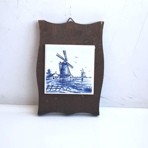 Piastrella in ceramica blu di Delft vintage, decorazione da parete in porcellana olandese, statuina in ceramica dipinta a mano, mulino a vento olandese, arte olandese