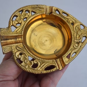 Vintage Ornate Brass Ashtray Leaf Jewelry Relief Trinket Jewelry Ring Dish Bowl Plate Tray Tobacciana Cigarette Cigar Ash Tray Indian Art
