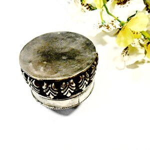 Vintage Jewelry Trinket Ring Box Silver Plated Solid Metal Gemstone Jasper Carnelian Engraved European Art Deco Vintage Pottery Jewellery image 7