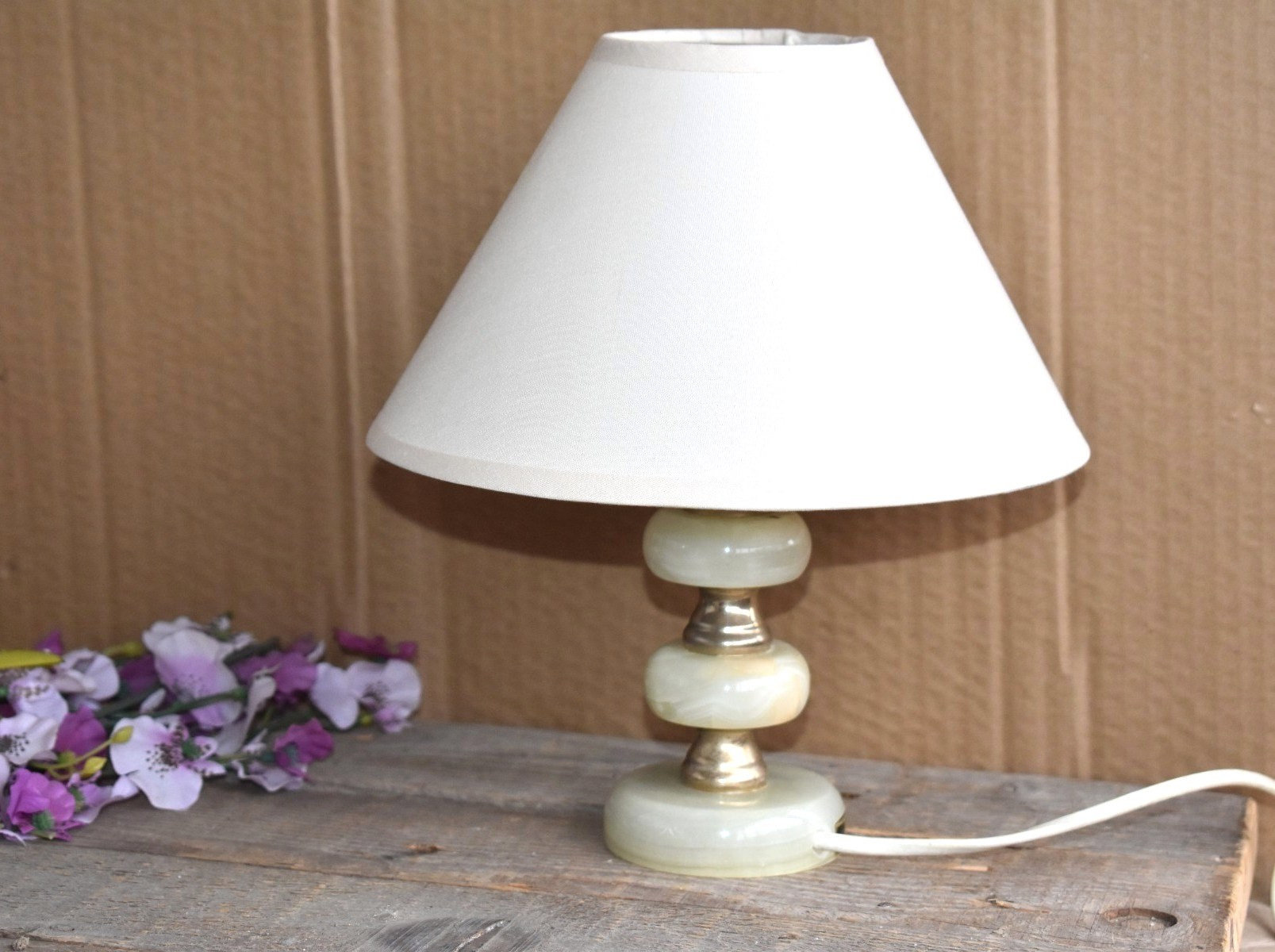 vintage onyx lampe de bureau électrique gemstone base laiton verre marbre beige abat-jour art européen mcm home decor éclairage milieu du siècle