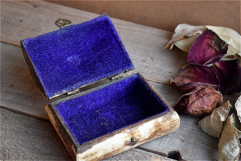 Vintage Jewelry Box Treasure Trinket Box Chest Brass Bone European Mid Century 1950 Decor Decoration Art Jewellery Family Wedding Girl Gift