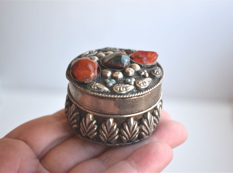 Vintage Jewelry Trinket Ring Box Silver Plated Solid Metal Gemstone Jasper Carnelian Engraved European Art Deco Vintage Pottery Jewellery image 1