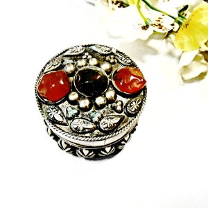 Vintage Jewelry Trinket Ring Box Silver Plated Solid Metal Gemstone Jasper Carnelian Engraved European Art Deco Vintage Pottery Jewellery image 6