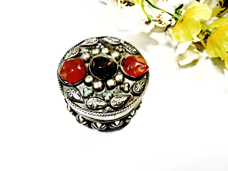 Vintage Jewelry Trinket Ring Box Silver Plated Solid Metal Gemstone Jasper Carnelian Engraved European Art Deco Vintage Pottery Jewellery image 6