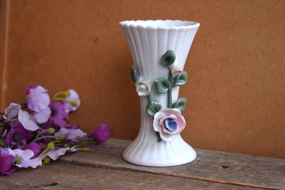 イタリア陶器 花瓶 花の装飾付き