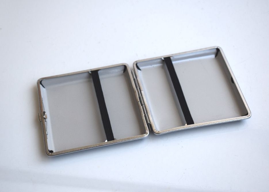 Amazon.com: Vintage Smoking Woman Cigarette Case with Built