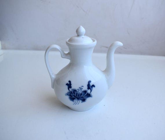 Vintage Taiwan 0517 White Blue Porcelain Mini Teapot Lidded Tea