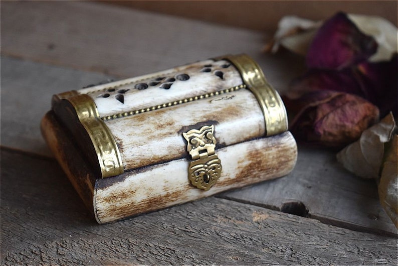 Vintage Jewelry Box Treasure Trinket Box Chest Brass Bone European Mid Century 1950 Decor Decoration Art Jewellery Family Wedding Girl Gift