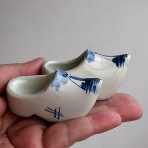 Vintage Set of 2 Delft Shoes White Blue Porcelain Figurine Clog Dutch Holland Windmill Ceramic Painted European Art Souvenir Netherlands
