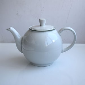 Vintage 1.2 L Porzellanfabrik Arzberg Bayern Bavaria Germany White Green Rim Porcelain Teapot Tea Coffee Pot MCM Pottery Kitchenware