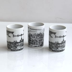 Set vintage di 3 bicchierini da liquore e tequila in porcellana bianca e nera, tazze Germania MCM Pottery