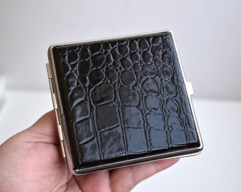 Vintage Cigarette Pocket Card Case Holder Black Patent Crocodile Pattern Faux Leather Silver Tone Metal Tin Box Dispenser Storage Organizer