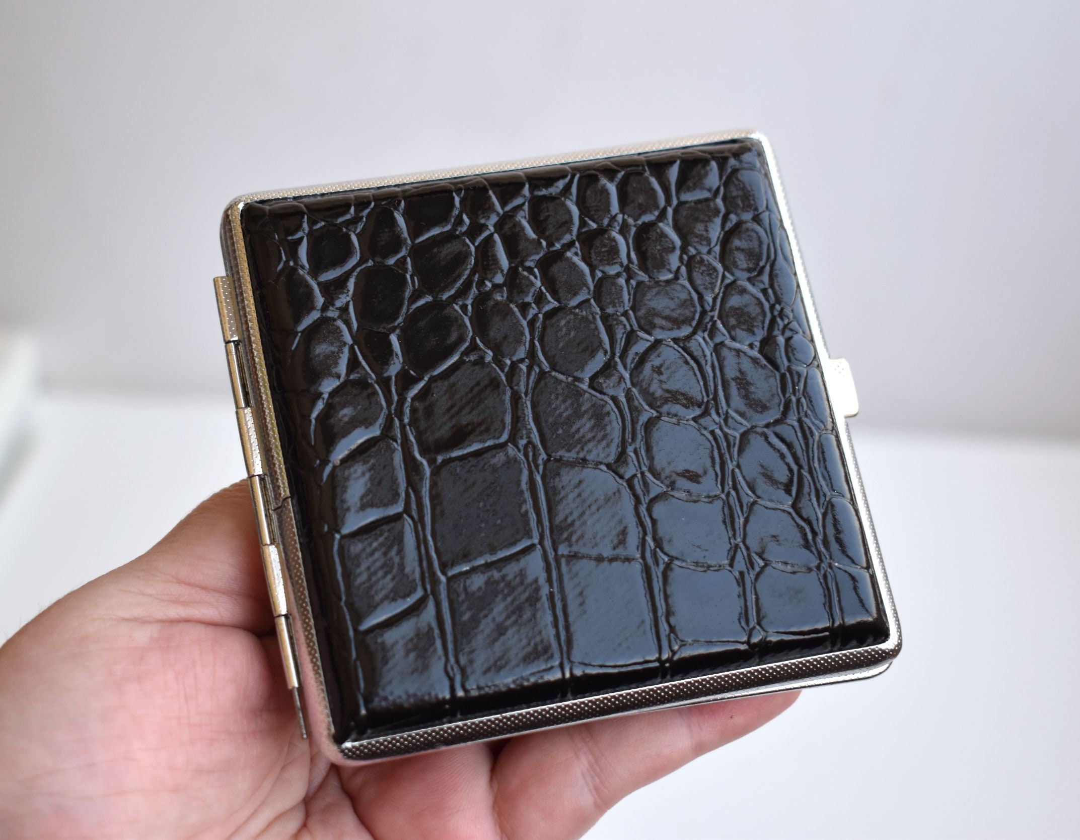 「高評価！」注目のレビュ Card Pocket Cigarette Vintage Case Patent Black Holder 財布・ケース・小物入れ