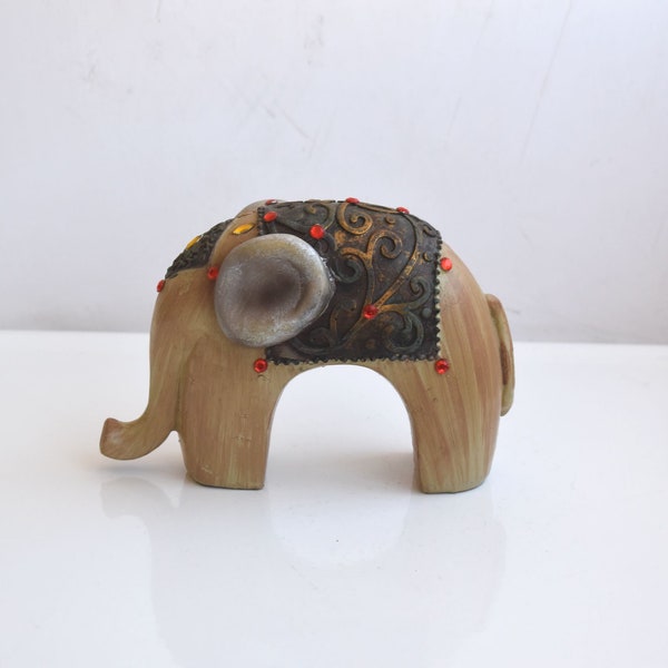 Vintage Elephant Decor Figurine Resin Plastic Statue Sculpture Engraved African Minimalist Design Animal Good Luck Gift