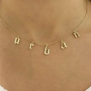 Collar con inicial gótica, collar con inicial en inglés antiguo, collar con nombre gótico, regalos de Navidad, collar en inglés antiguo, collar con nombre personalizado
