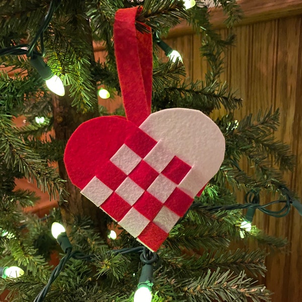 Medium red/white Danish heart basket/ornament