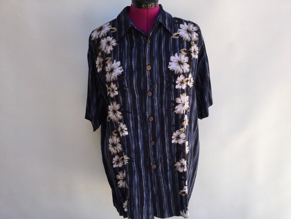 Red Macaw Trading Co. Aloha Shirt - image 3