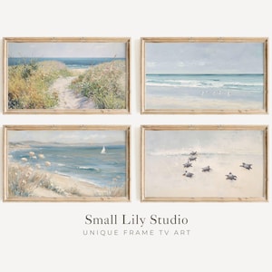Op de afbeelding: Vier ingelijste landschapsschilderijen met strandscènes. Elk schilderij heeft een houten lijst en toont een ander kustgezicht, waaronder een pad naar de zee, golven en zeeschildpadden. De tekst "Small Lily Studio" staat onderaan.