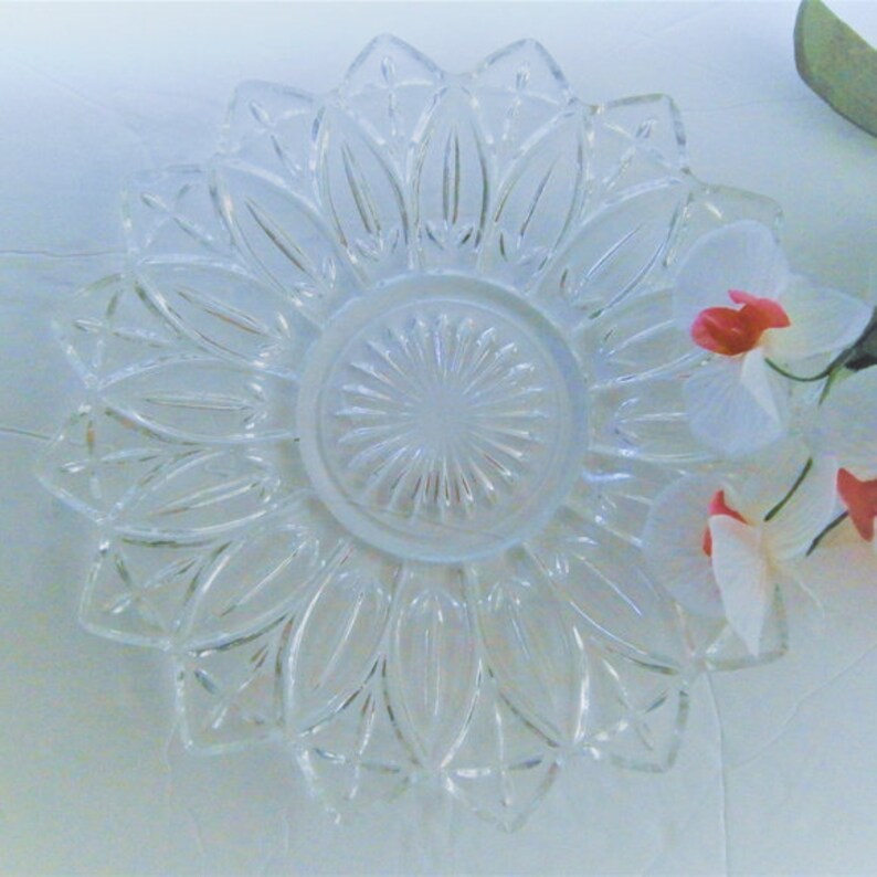 Vintage FEDERAL GLASS PETAL Plate 11 1/2 inches Cake Dish image 0