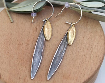 Boucles d’oreilles en argent Dangle Nature : Feuilles botaniques d’argent et d’or - Bijoux biologiques faits à la main pour femmes, inspirés de l’olivier