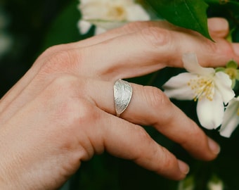 Sterling Silver Chewy Tree Leaf Ring: Handcrafted Botanical Jewelry, Delicate Nature-inspired Ring for Nature Lovers, Jewelry Gift for Women