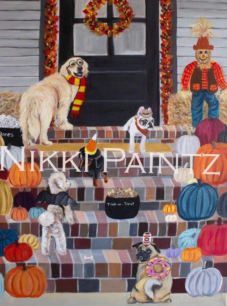 Puede incluir: Una pintura de un grupo de perros disfrazados con trajes de Halloween en un porche con calabazas y un espantap&aacute;jaros. Los perros llevan disfraces como una bruja, un mago, un pirata y un vampiro. El porche est&aacute; decorado con calabazas, calabacines y hojas de oto&ntilde;o. El espantap&aacute;jaros lleva una camisa a cuadros y un sombrero de paja.