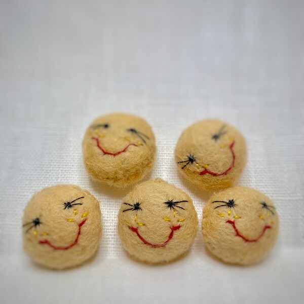 5 x Felt Doll Heads // Felt doll heads for making Waldorf dolls // Stuffed doll parts // De Witte Engel felt balls // Steiner Waldorf