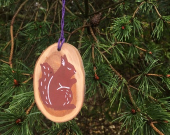 Hand painted Red Squirrel Wood Slice Christmas Decoration, Wooden Disc Ornament, Natural Eco Friendly Nature Gift