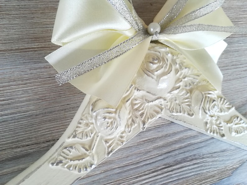 Bride Personalized hanger Bride wedding hanger Bridal hanger Name hanger Dress hanger wedding Wooden dress hanger Bride hanger gift
