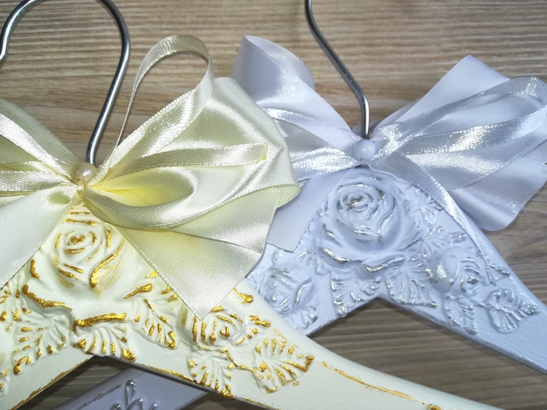 Bride Personalized hanger Bride wedding hanger Bridal hanger Name hanger Dress hanger wedding Wooden dress hanger Bride hanger gift
