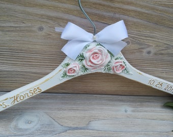 Bridal hanger Bride hanger Personalized wedding hanger Custom hanger with name Wedding dress hanger Bride dress hanger with roses