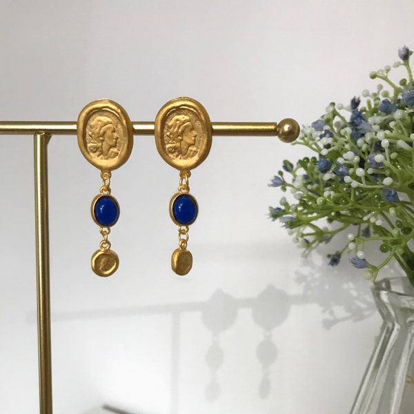 Vintage Repurposed Victorian Style Matte Gold Blue Oval Engraved Grecian Cameo Portrait Round Coin Chic Classic Dangle Drop Clip On Earrings