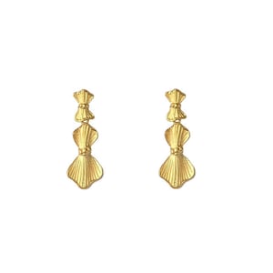 Vintage 1990's Art Nouveau Style Matte Yellow Gold Ridged Pinched Fan Chic Classic Dangle Drop Clip On Earrings