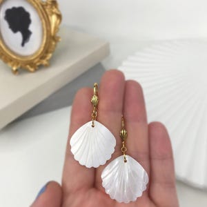 Art Deco Style Gold Plated White Mother Of Pearl Scallop Coquille Fan Shell Earrings
