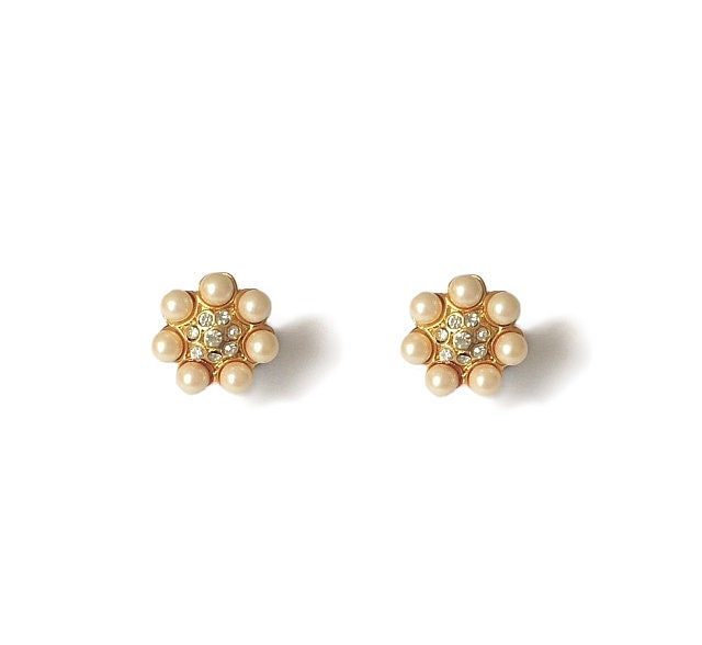 Vintage 1970's Gold Cream Beige Pearl Clear Crystal Floral Flower Round Cluster Chic Classic Clip on Earrings