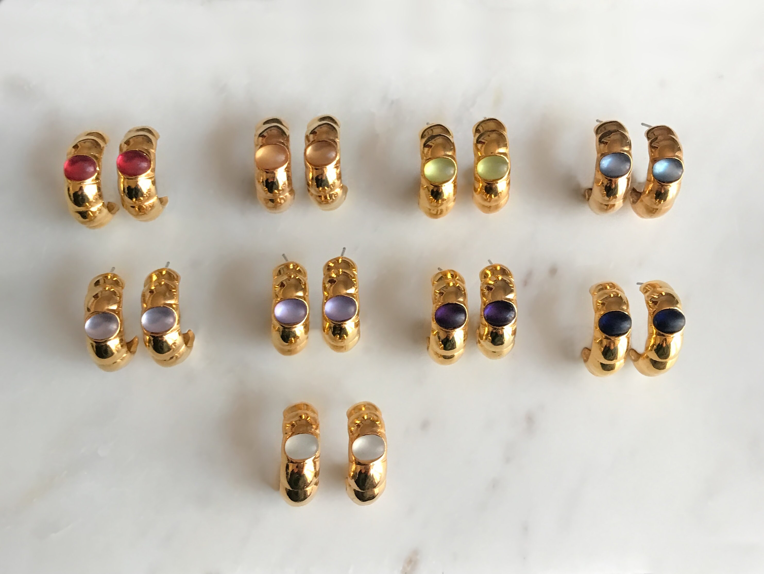 オパール　バグル ヴィンテージ 4 Vintage Glass Opal Cabochons - 3 Colors - Made in Japan