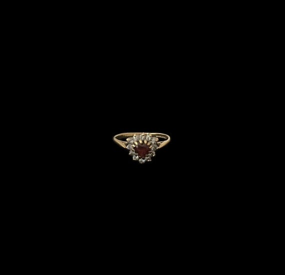 Vintage 9ct Gold Red Clear Crystal Garnet Triangl… - image 5