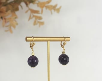 Orecchini pendenti placcati in oro con ametista viola sfaccettata, pietra semipreziosa