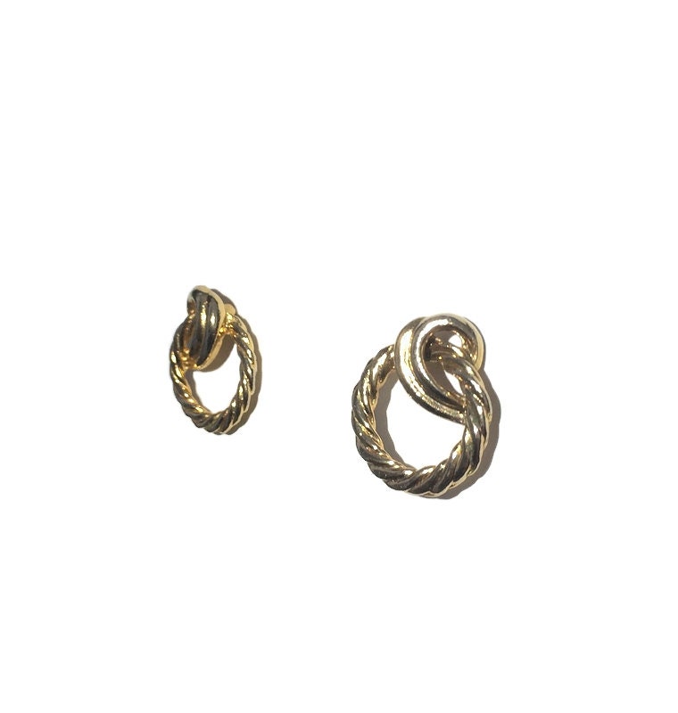 ◆VINTAGE HOLLYWOOD◆ Knotted Ring Earrings VH2479EA009M Vintage 1970's Gold Round Ridged Curved Wave Twisted