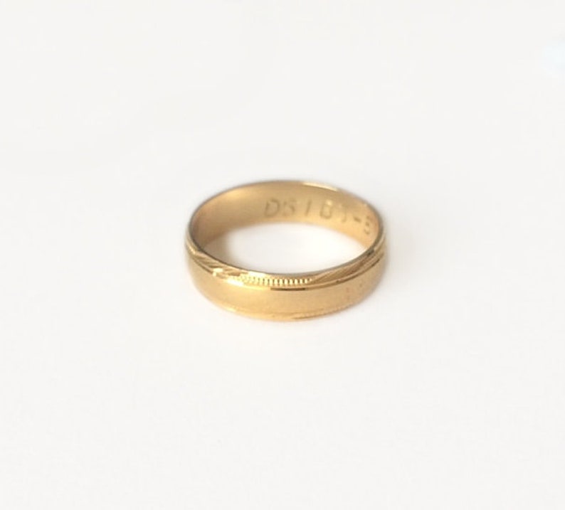 Vintage 1950/'s Rolled Gold Etched Diagonal Lined Striped Border Small Dots Couple Promise Wedding Band For Him Ring Size UK O US 7 12