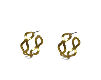 Vintage 1990's Gold Openwork Ornate Wave Medium Statement Hoops Studs Earrings